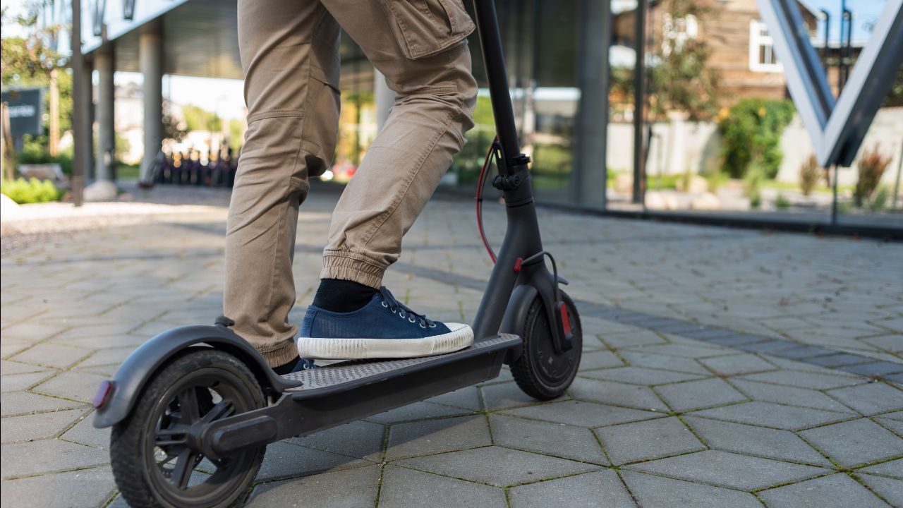 España da luz verde al seguro obligatorio para patinetes y bicis eléctricas de alta potencia desde enero