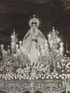 Octubre de 1979. Procesión extraordinaria con motivo de las bodas de plata de la cofradía. Fotografía: Diego Romero