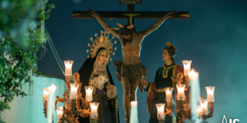 Nuestra Señora de los Dolores, el Cristo de la Piedad y San Juan Evangelista / Javier Romero