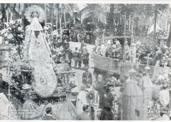 La Reina del Carmelo en el Parque González Hontoria tras su coronación