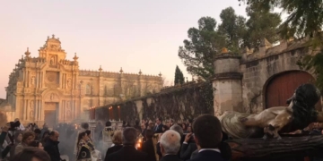 ▶️ Así fue el regreso del Cristo de la Defensión a la Cartuja