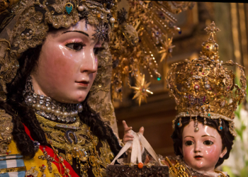 Virgen del Carmen Besamanos