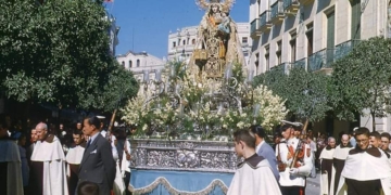 Nuestra Señora del Carmen Coronada partícipe de la Magna procesión Mariana de 1954