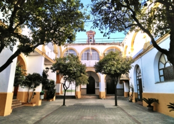 Patio colegio San Jose Jerez