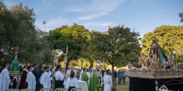 La primera piedra de la esperanza
