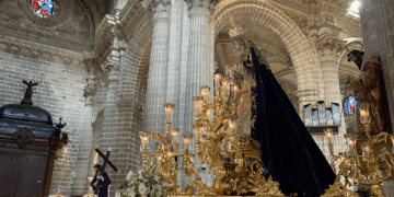 Salud y Esperanza y el Señor de la Salud de San Rafael en la Catedral / Alejandro Melero