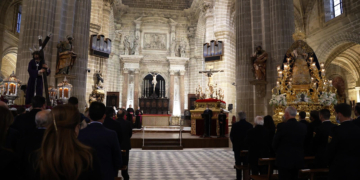 Imagen del rezo del Vía Crucis / Cristo García