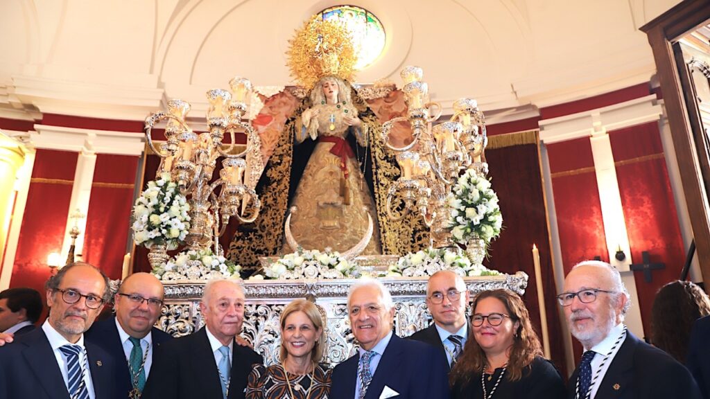 La alcaldesa destaca la labor social y solidaria de la Hermandad de la Coronación en la imposición de la Medalla de Oro de Jerez a la Virgen de la Paz PAZ EN SU MAYOR AFLICCION 1280x720 1